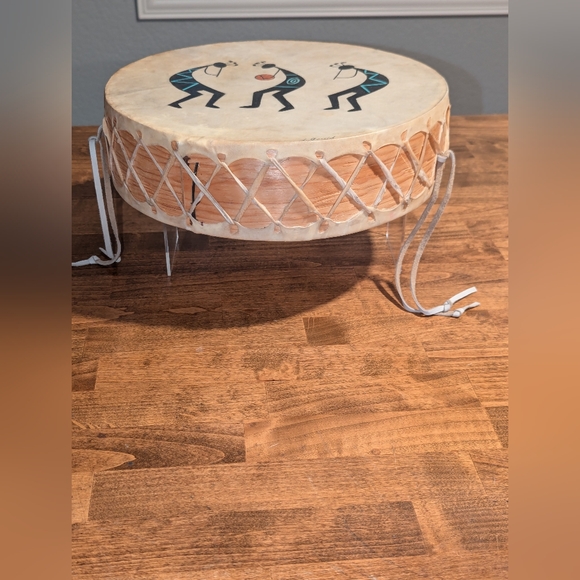Native American Two Sided Rawhide Drum w Handpainted Signed L. Gould - Picture 7 of 9